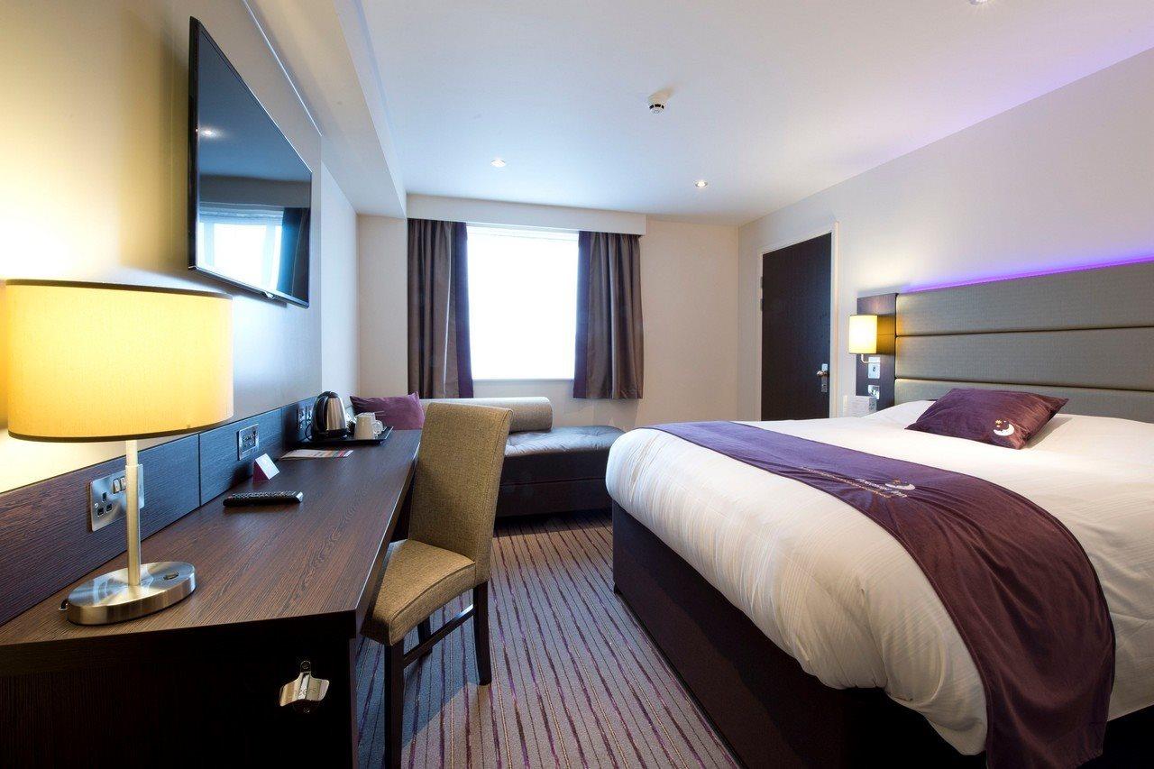 Premier Inn Ware Esterno foto