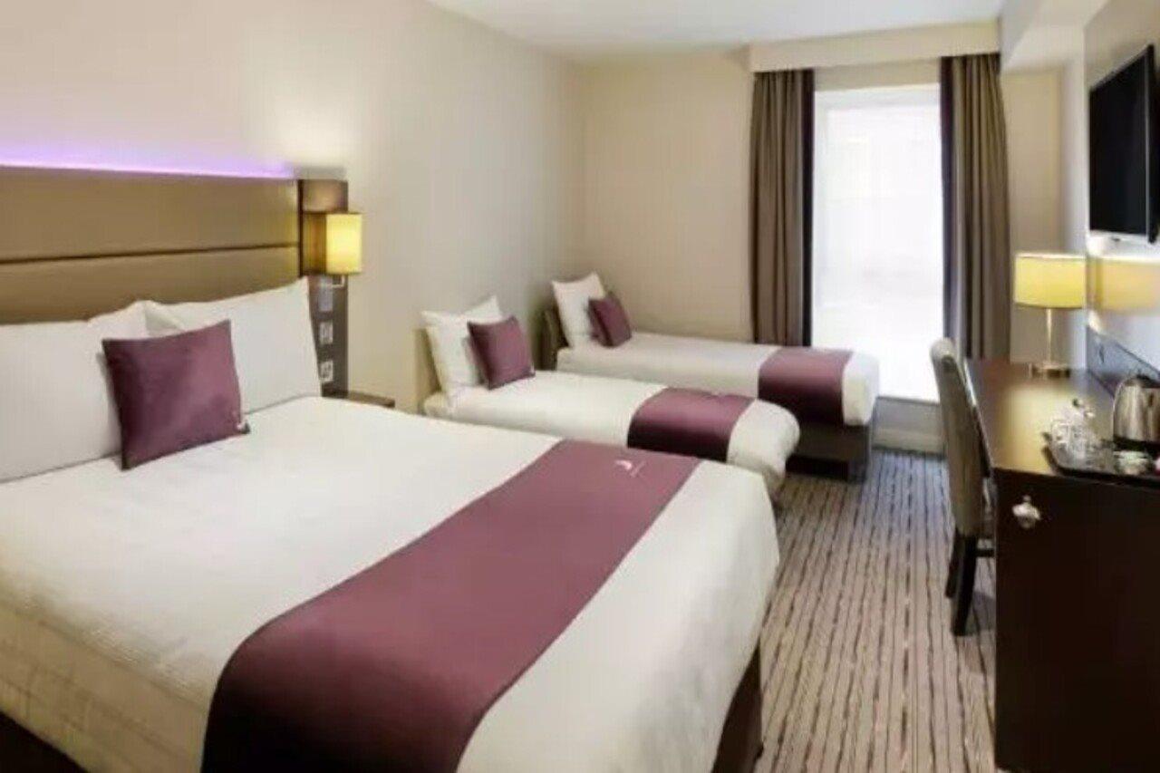 Premier Inn Ware Esterno foto