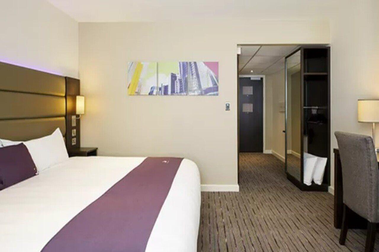 Premier Inn Ware Esterno foto